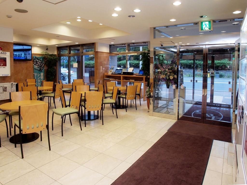 Toyoko Inn Hokkaido Sapporo-Eki Nishi-Guchi Hokudai Mae Exteriör bild