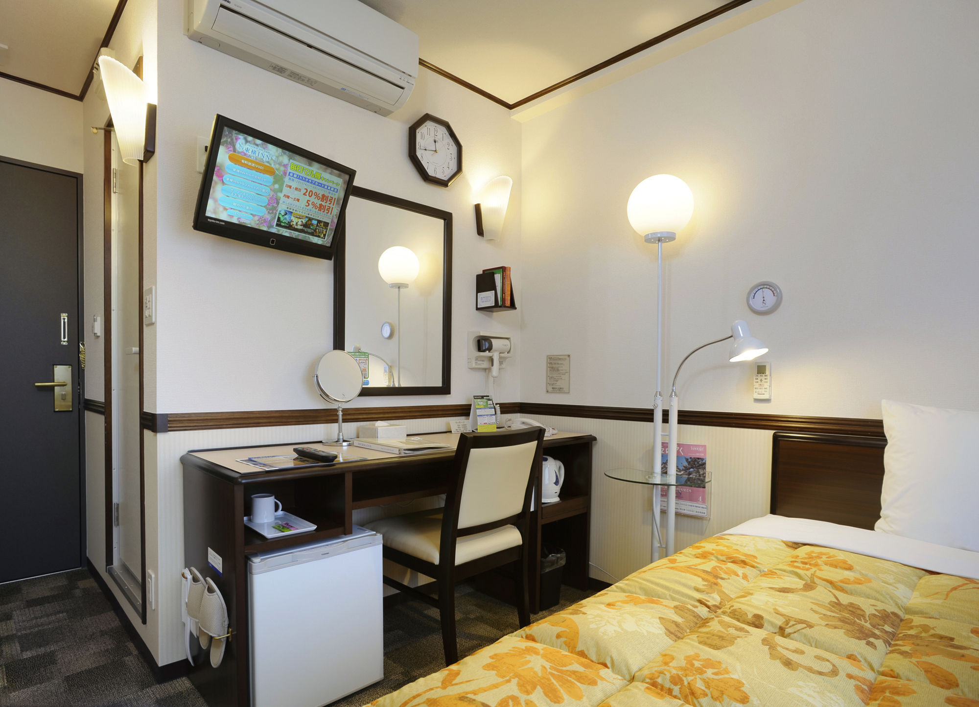 Toyoko Inn Hokkaido Sapporo-Eki Nishi-Guchi Hokudai Mae Exteriör bild